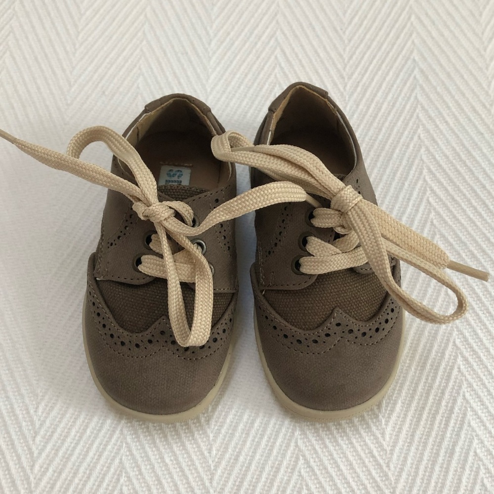 Toddler boy dress shoes (size 5)